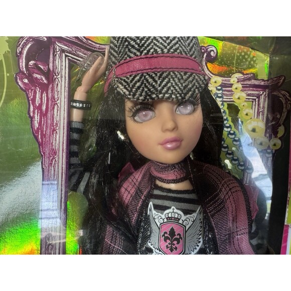 Moxie Teenz Tristen Doll With Interchangeable Wigs MGA Eye Fade FLAW** - Picture 3 of 9